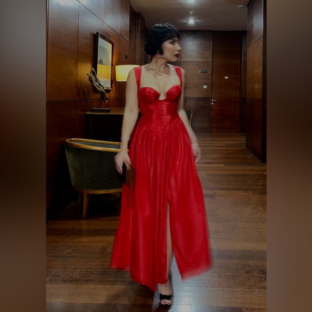 Adeirlina Red sweetheart dress